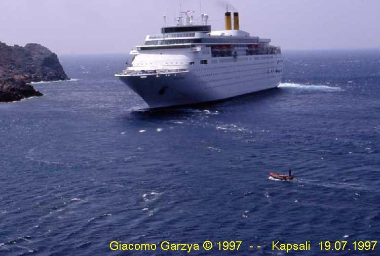 2 -  Inizia ad incagliarsi - Starts aground.jpg